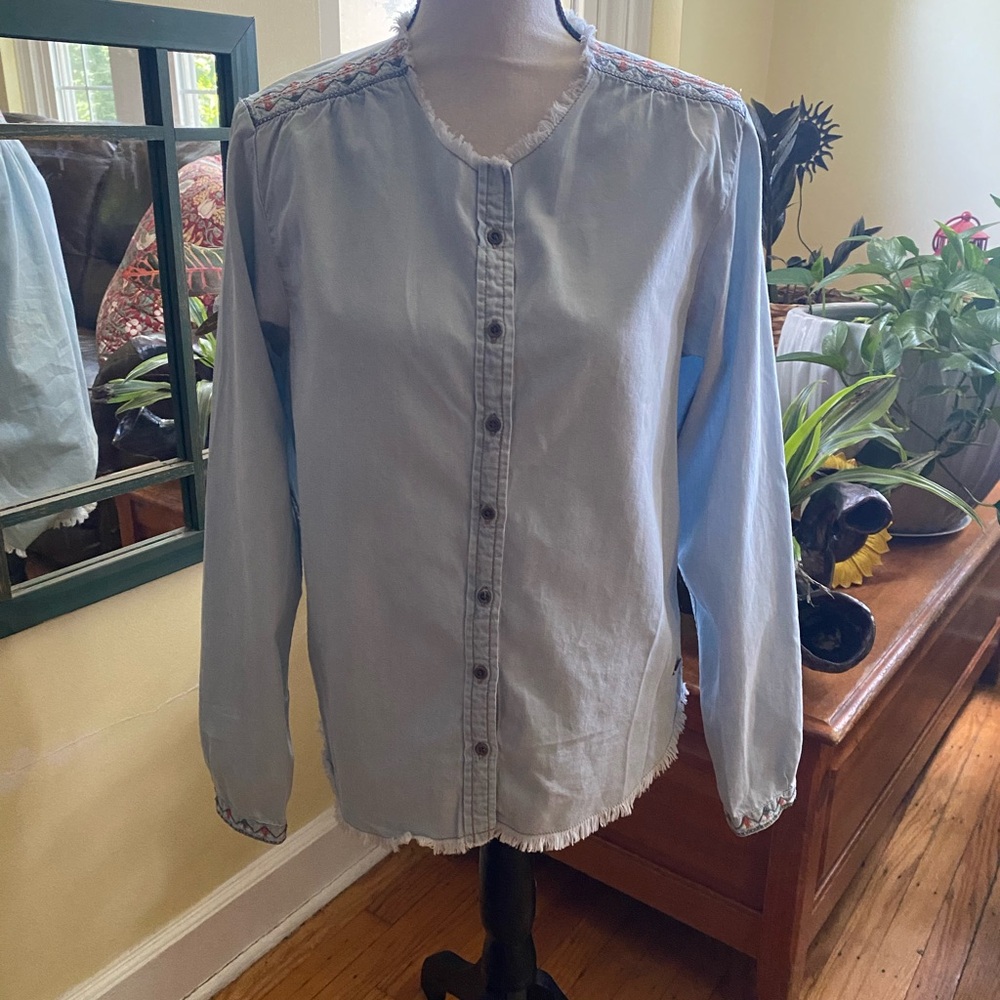 Vintage 90's Pepe Jeans London Women's
Embroidered Denim Shirt Size Large - Picture 12 of 12